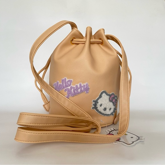 Hello Kitty bucket bag - Picture 8 of 14